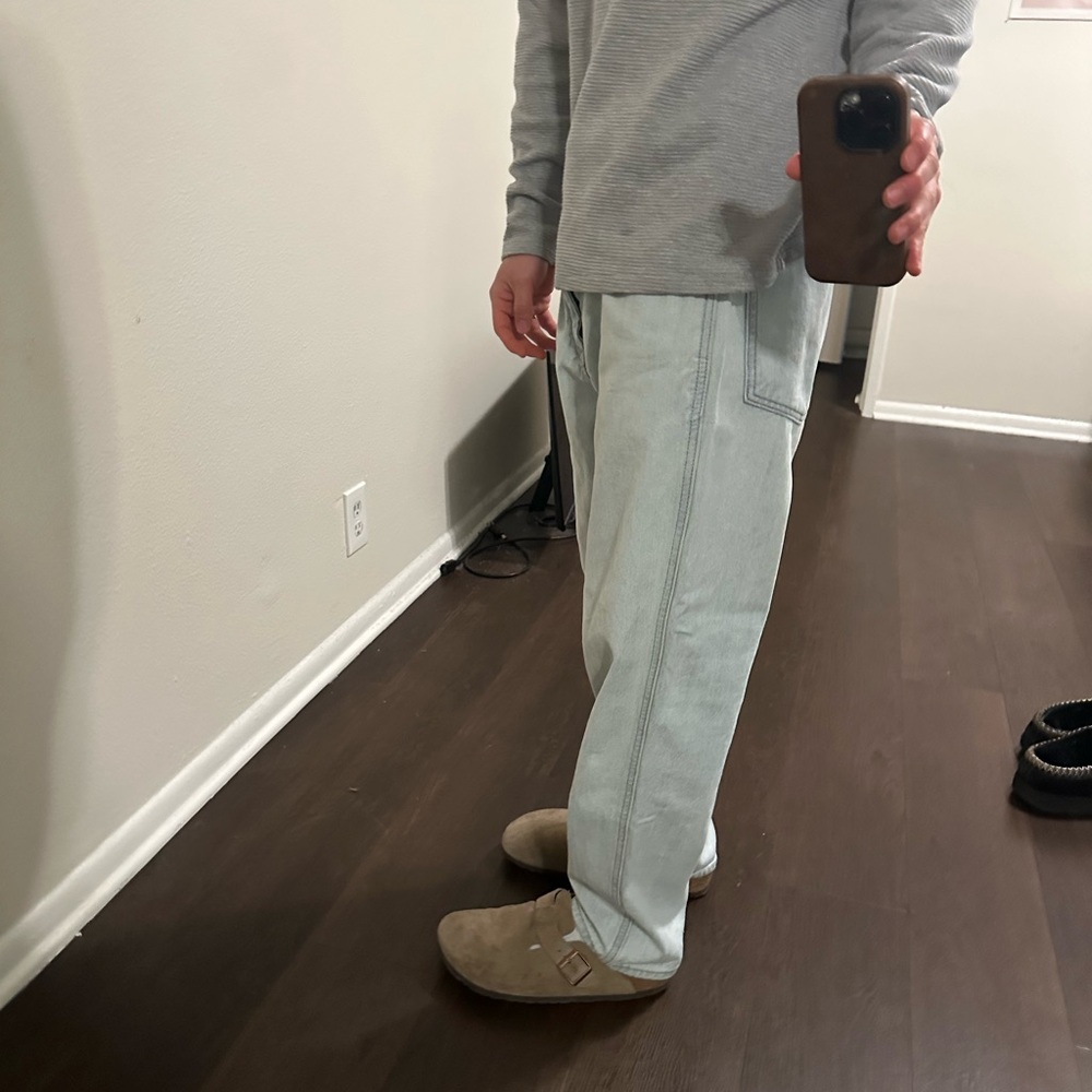 UNIQLO Relaxed Light Blue Jeans in Size 30